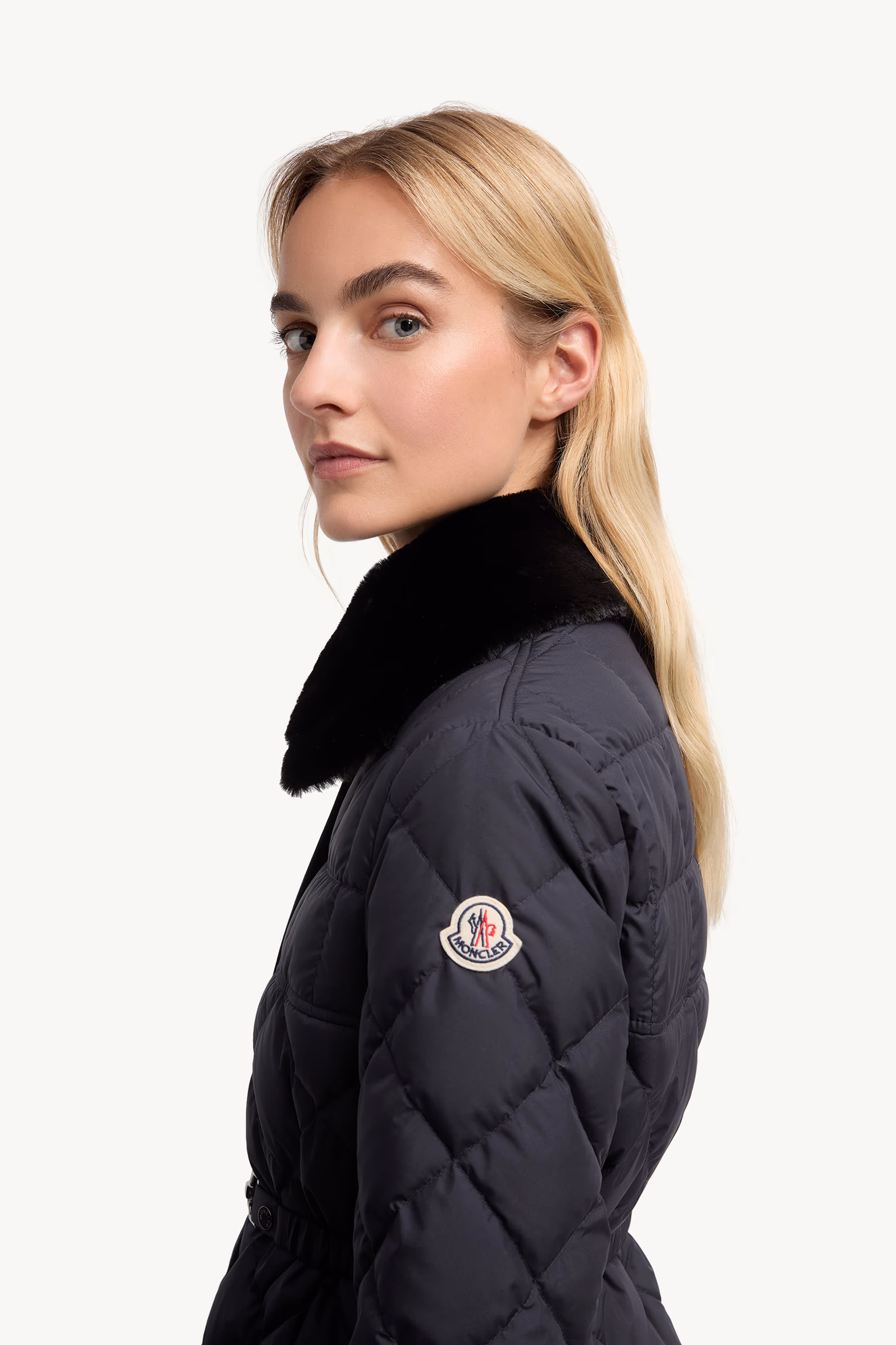 Doudoune courte Cygne en finitions synthétiques Femmes Bleu marine Moncler 4